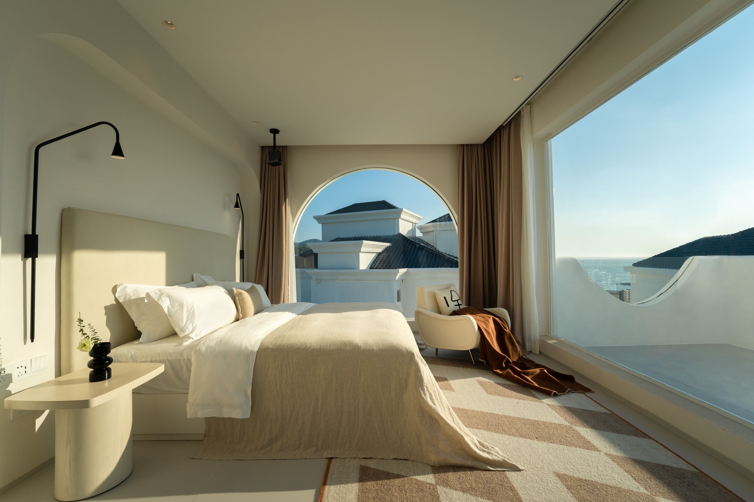 Building J Sea View Balcony King Room J201
