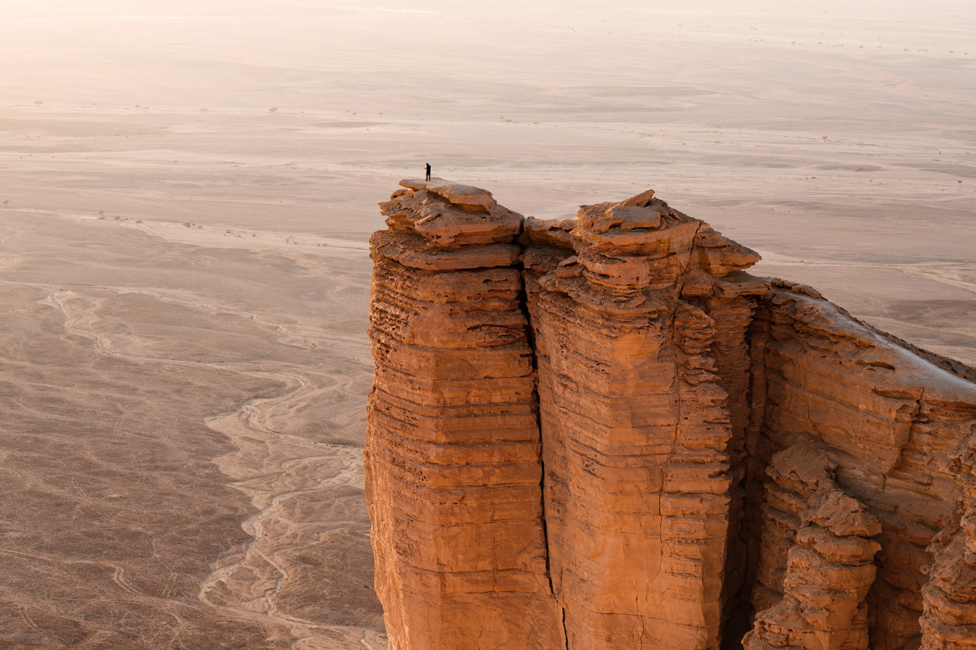 Edge of the World Dinner and Hiking Experience in Riyadh