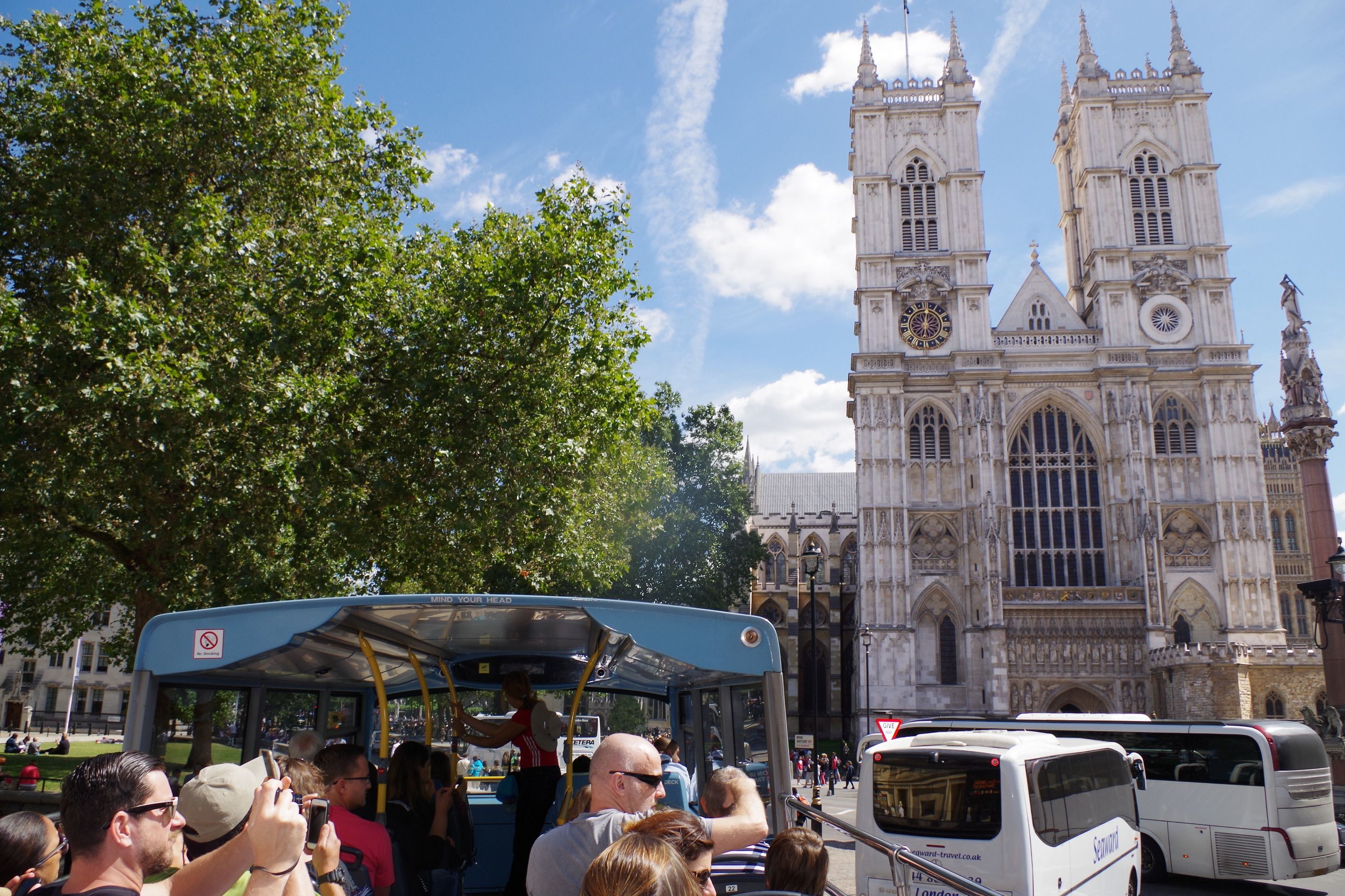 London Hop-On Hop-Off Bus by Golden Tours