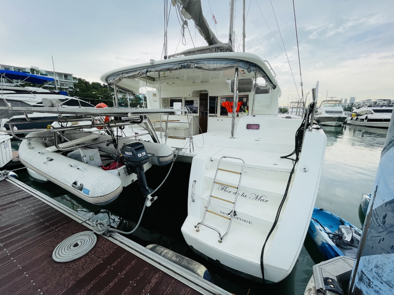 Zen Sea 2 Yacht Charter Rental Singapore by Zenithyachtcharters