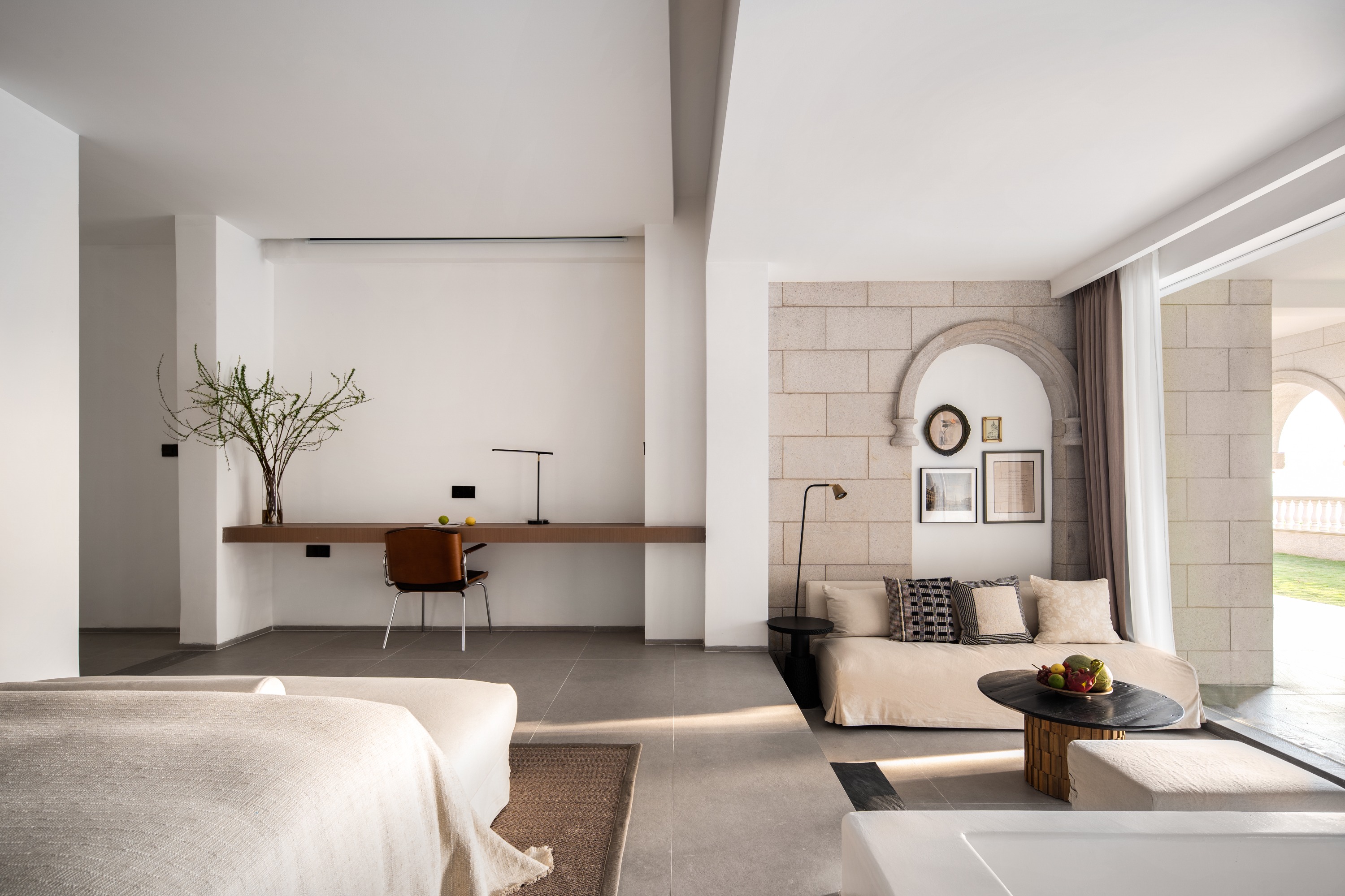 Twilight Pool Suite King Bed