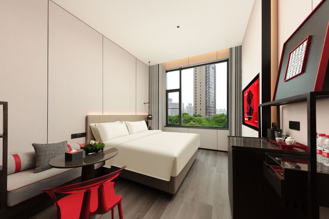 Elegant King Room (Percentage Dimming + Voice Linkage + Bedside Book Bar)