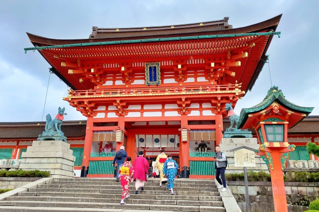 Kyoto Autumn Leaves & Fushimi Inari Taisha Tour with Fox Painting