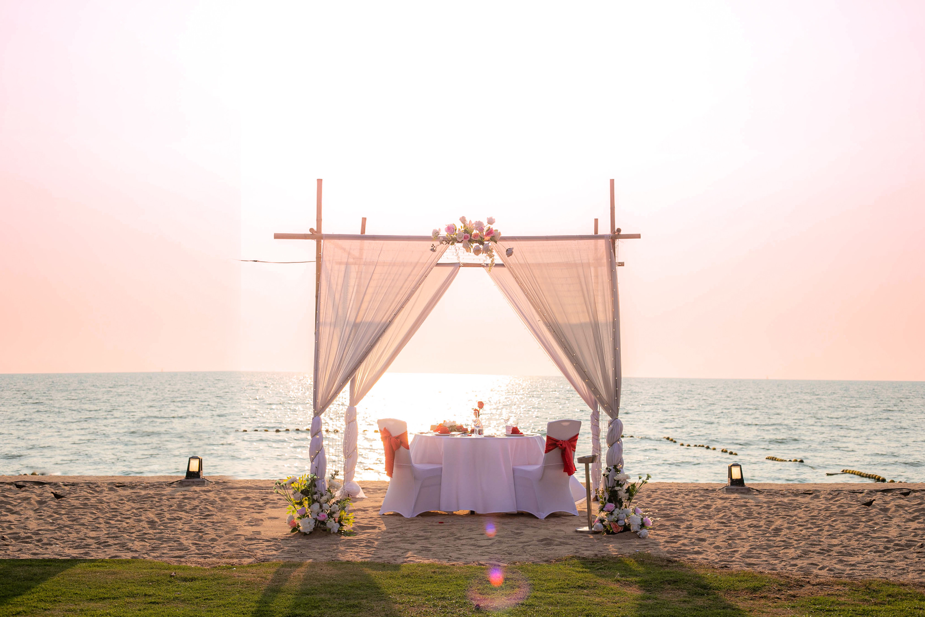 Romantic Dinner at Under The Sun (Ana Anan Pattaya)