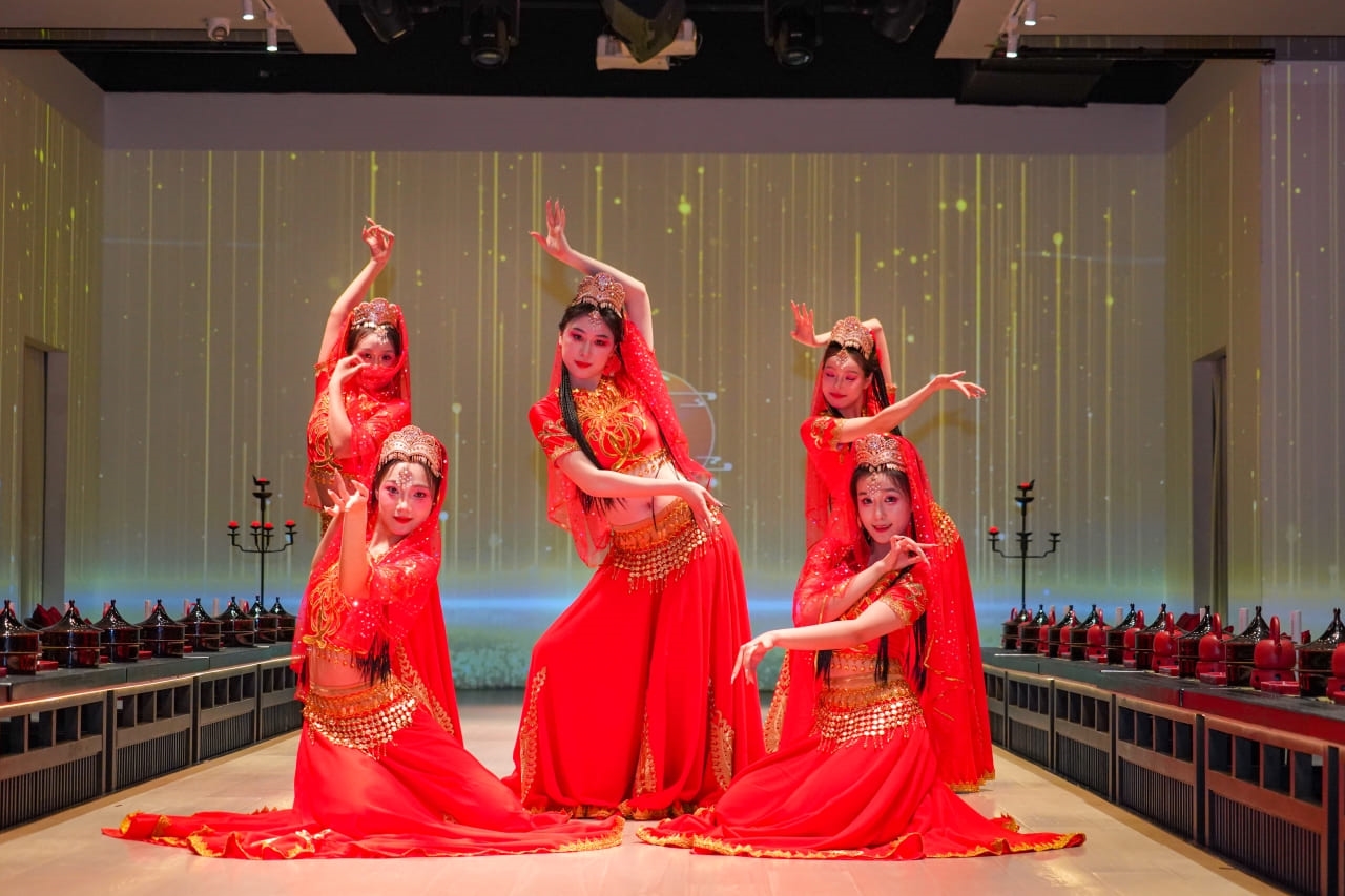 Jinan Xiuyan: An Immersive Experience of a Royal Banquet Fit for a King a Thousand Years Ago (Ancient Charm + Imperial Feast + Classical Music and Dance Intangible Cultural Heritage Performance + A Dual Feast for the Eyes and Taste Buds + Optional Exquisi