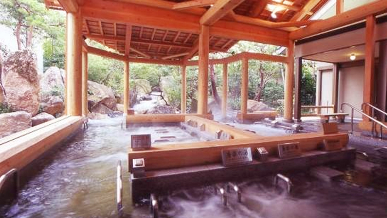 長島度假村內的長島溫泉可在MITSUI OUTLET PARK處搭乘免費巴士前往。 長島度假村內的長島溫泉可在MITSUI OUTLET PARK處搭乘免費巴士前往。