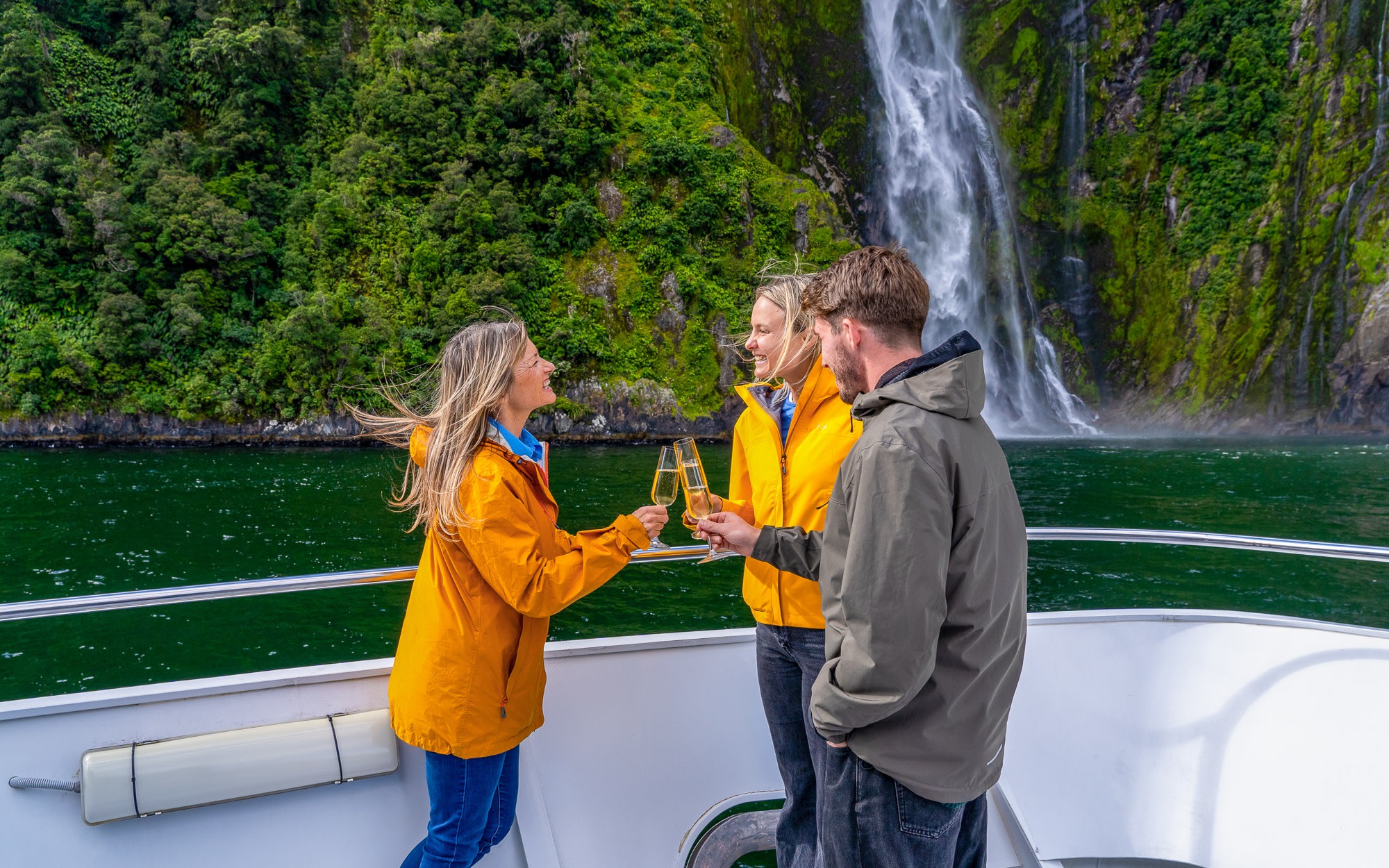 Milford Sound Nature Cruise with Cascade Lounge Upgrade Tour