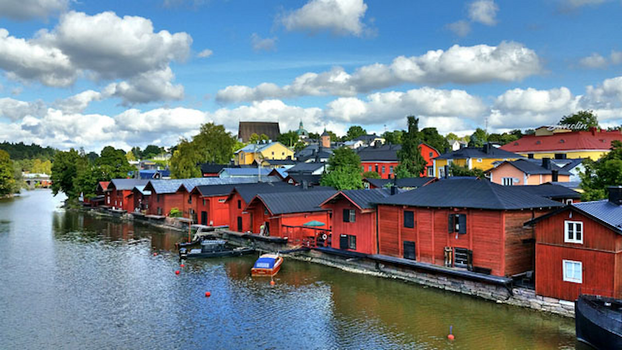 Ultimate Helsinki & Porvoo Tour– Private Car & Local Stories