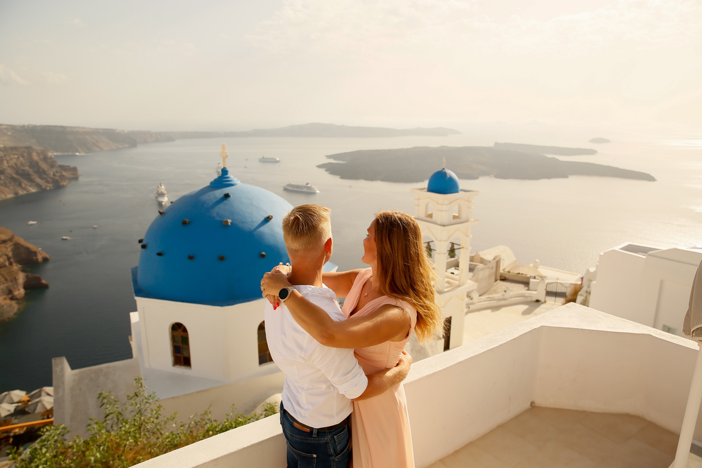 Private Photoshoot with a Vacation Photographer in Santorini