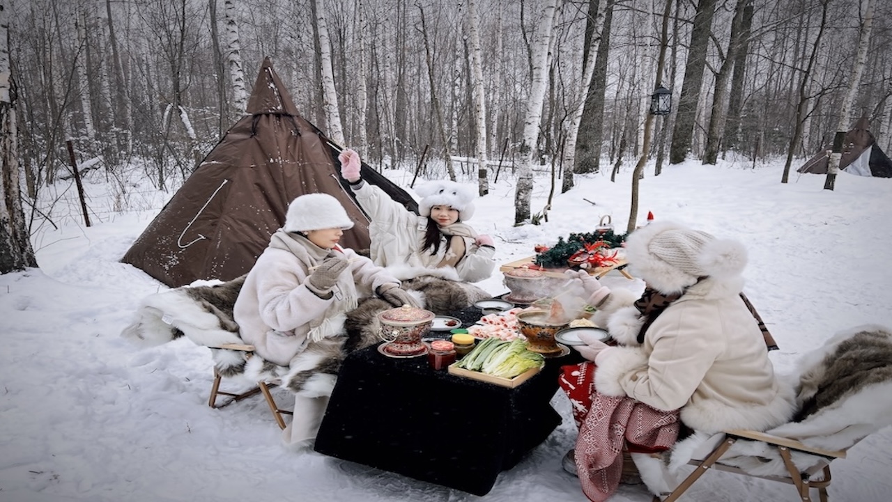 Changbai Mountain Snow Experience: A Steaming Hot Pot Feast - Eatwith