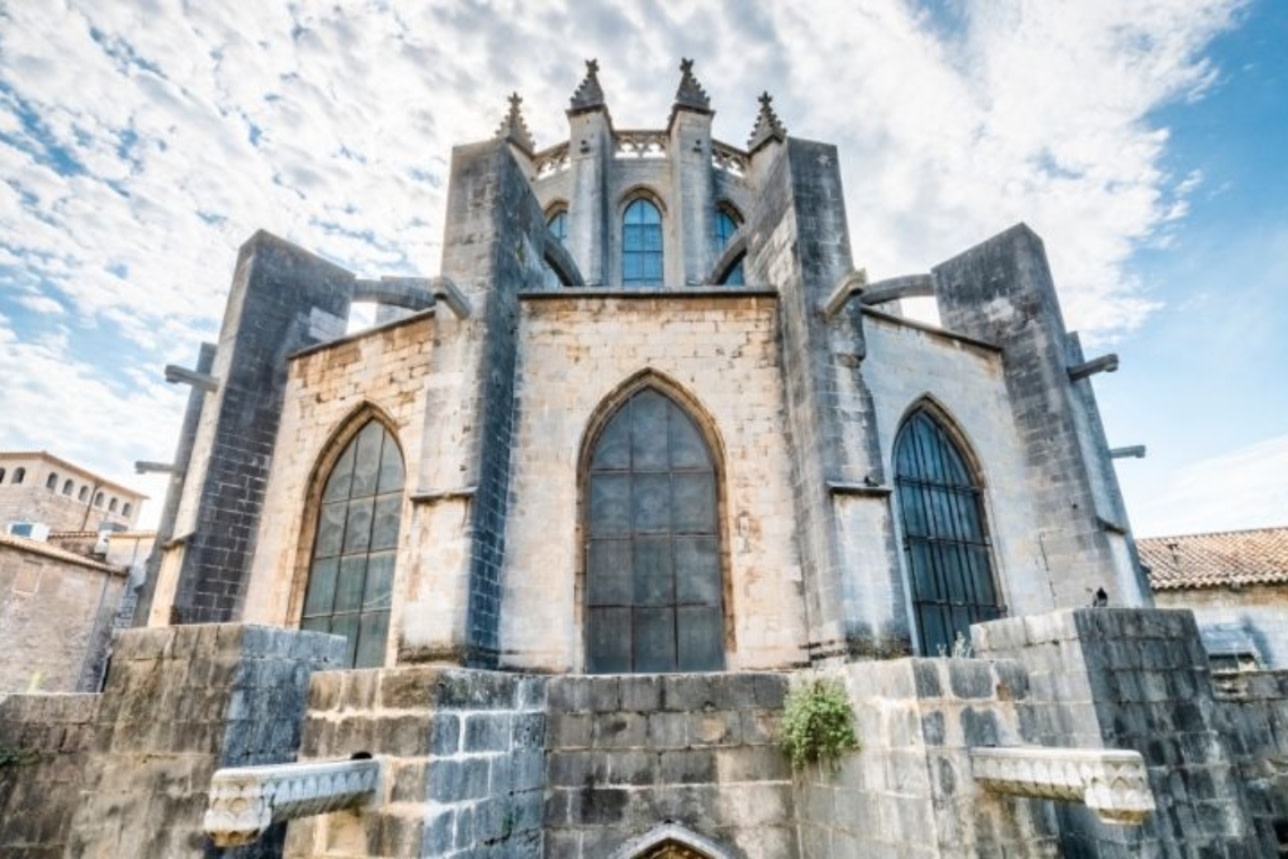 Barcelona Girona & Figueres Full-Day Guided Tour