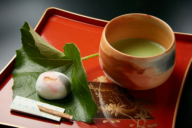 雲火焼陶芸体験・ドリンク付き（兵庫）