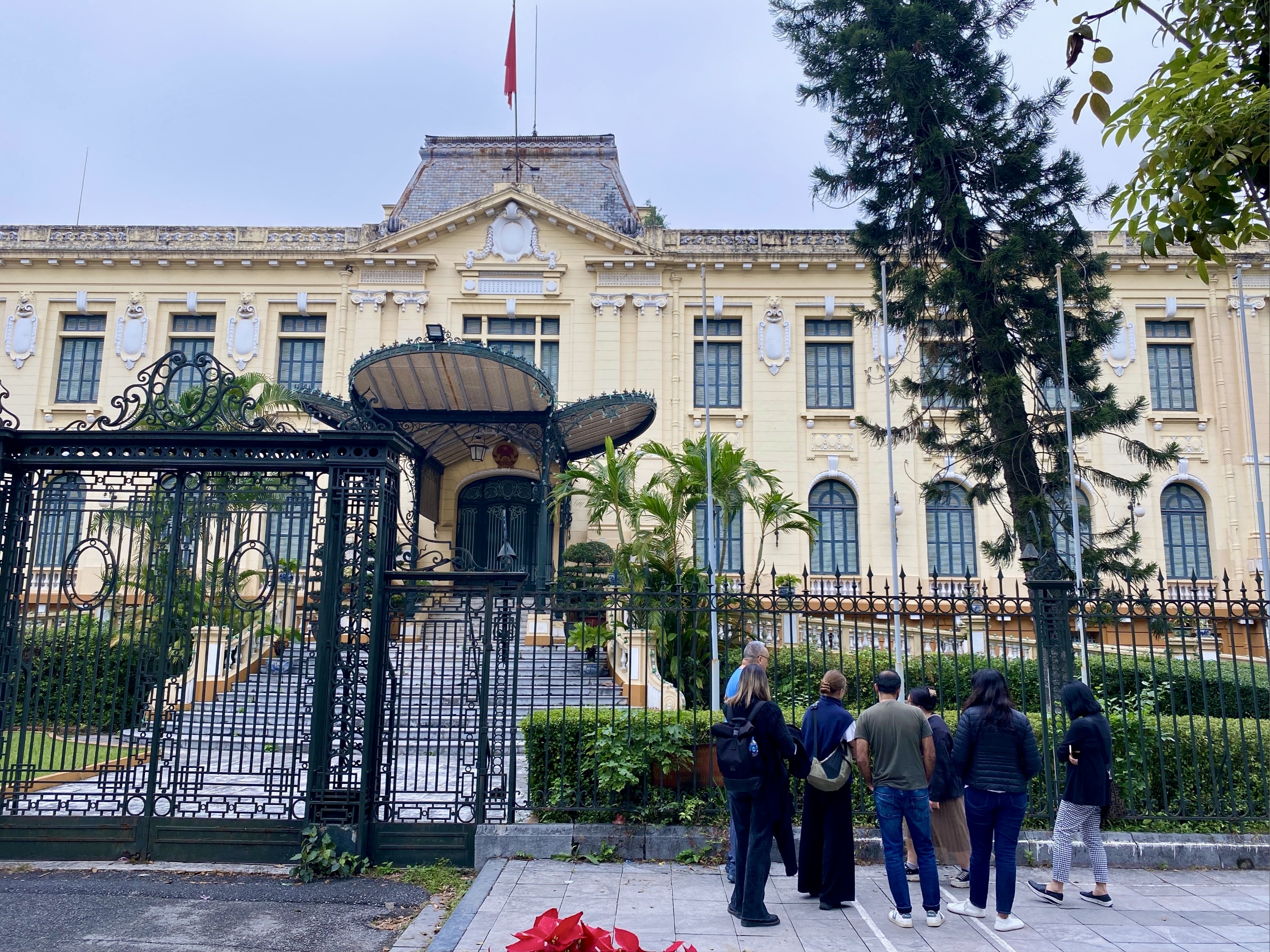 Hanoi French Quarter with Coffee, History and Architecture Tour