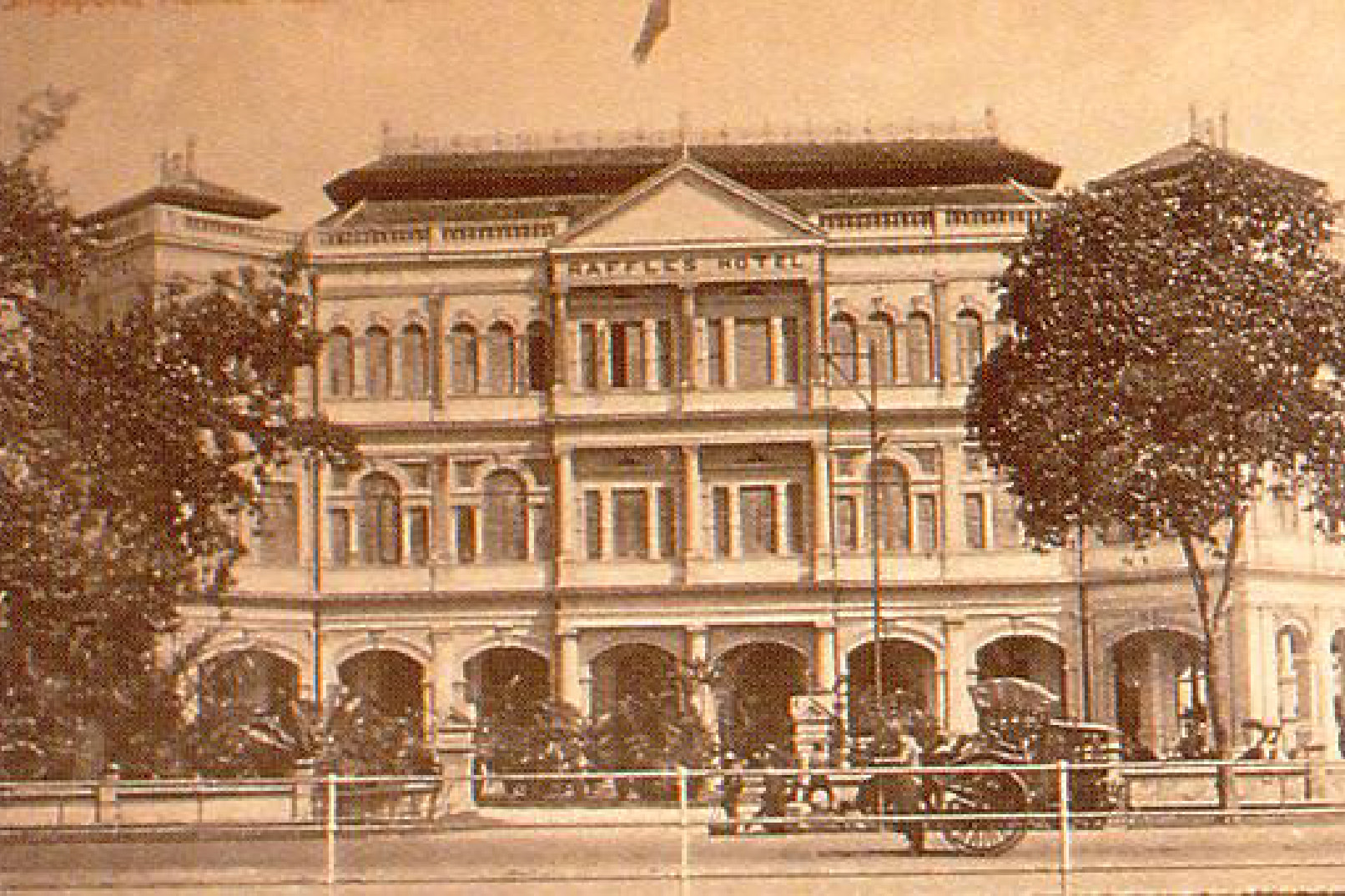 Heritage Tour at Raffles Singapore