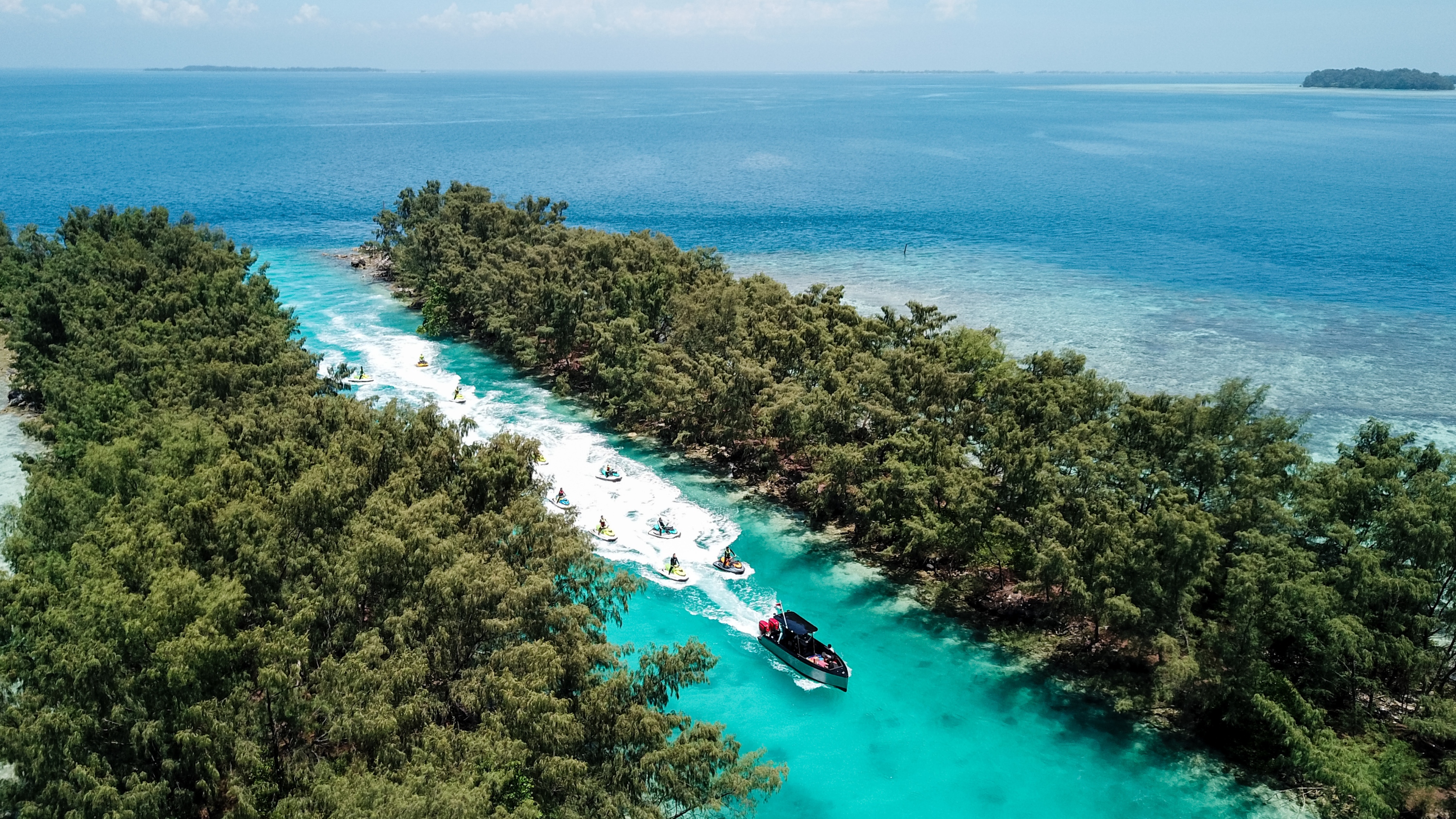 蓬科群島的土耳其藍天堂鳥瞰圖