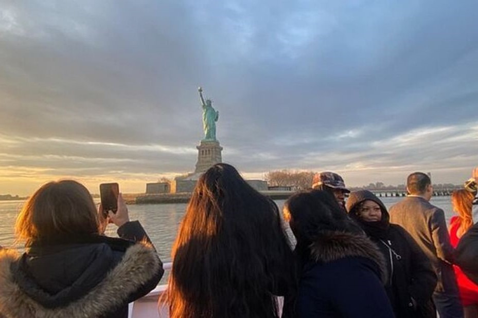 紐約自由女神像遊輪 & 聖帕特里克大教堂之旅