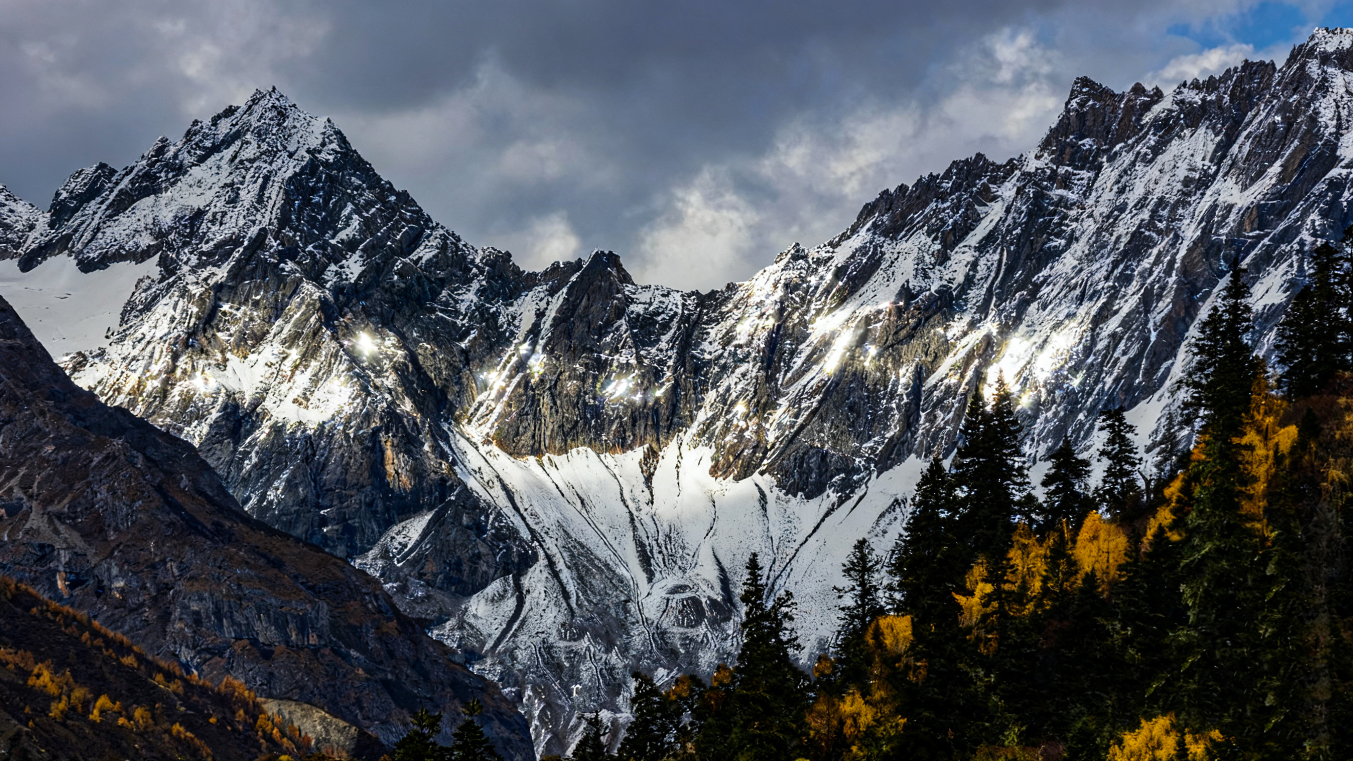 雙橋溝的風，載著雪山的清冽，吹過草原與溪流，滿是自由氣息