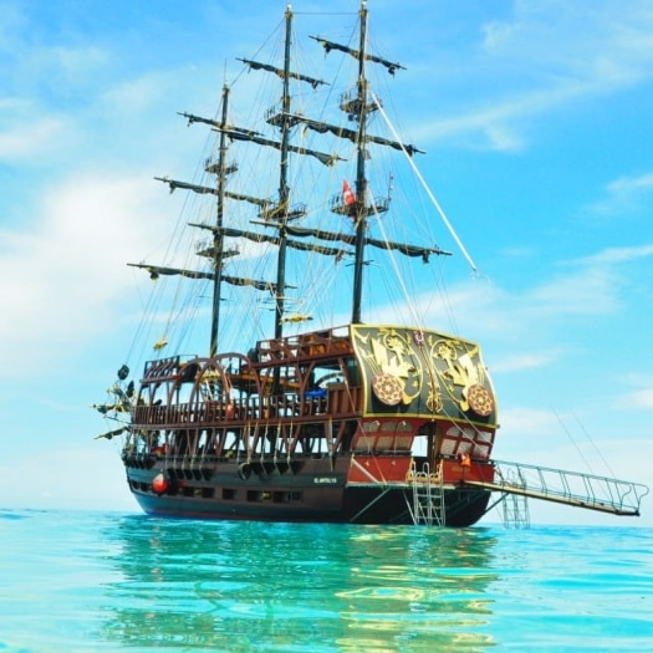 海盜船之旅，含午餐和安塔利亞往返接送服務