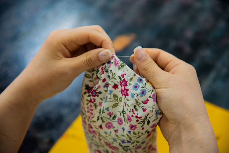 Daegu Making Healthy Red Bean Embroidery Pillow