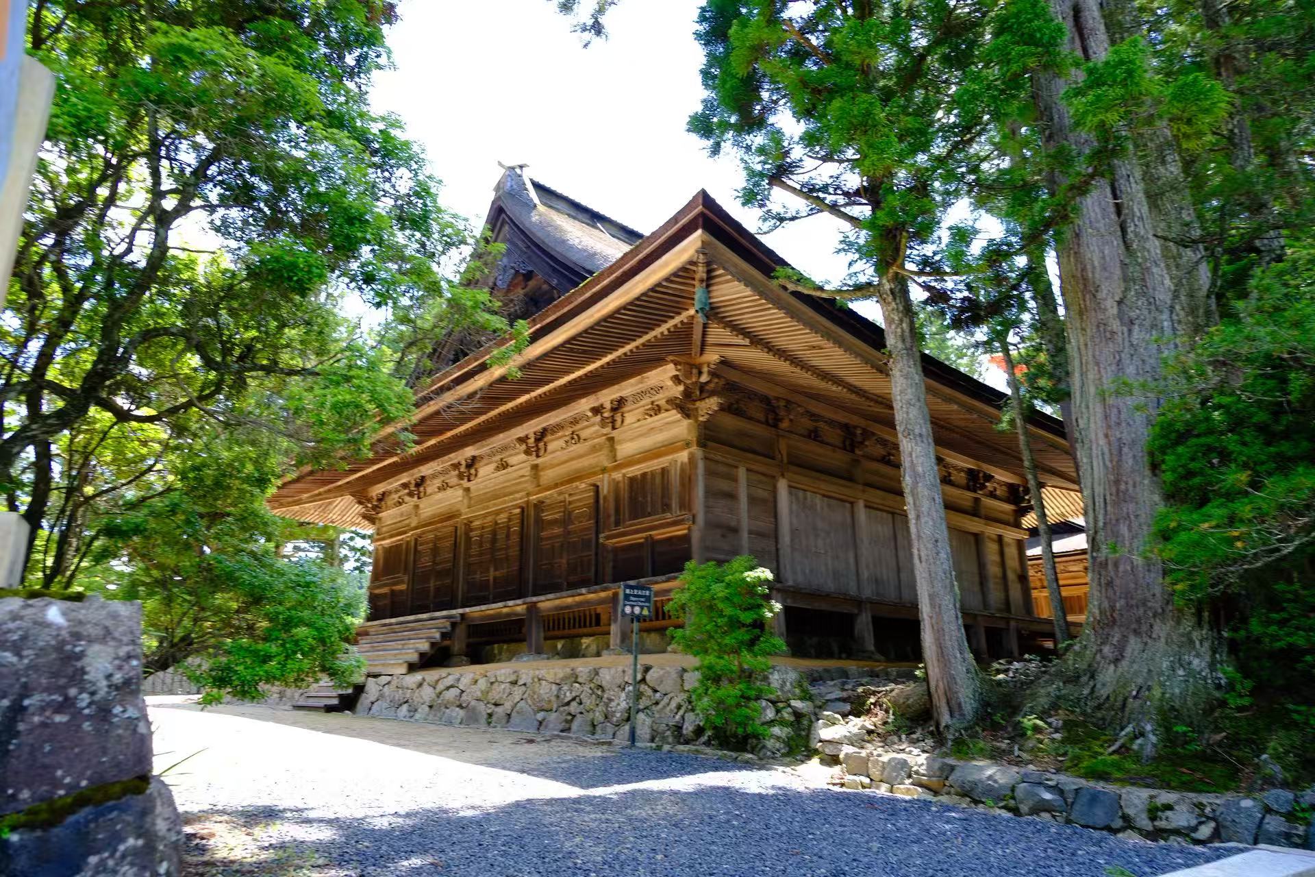 "One-day tour of Kansai's hidden secrets" Choose one of Awaji Island, Koyasan, or Kumano Kodo, depart from Shinsaibashi, Osaka