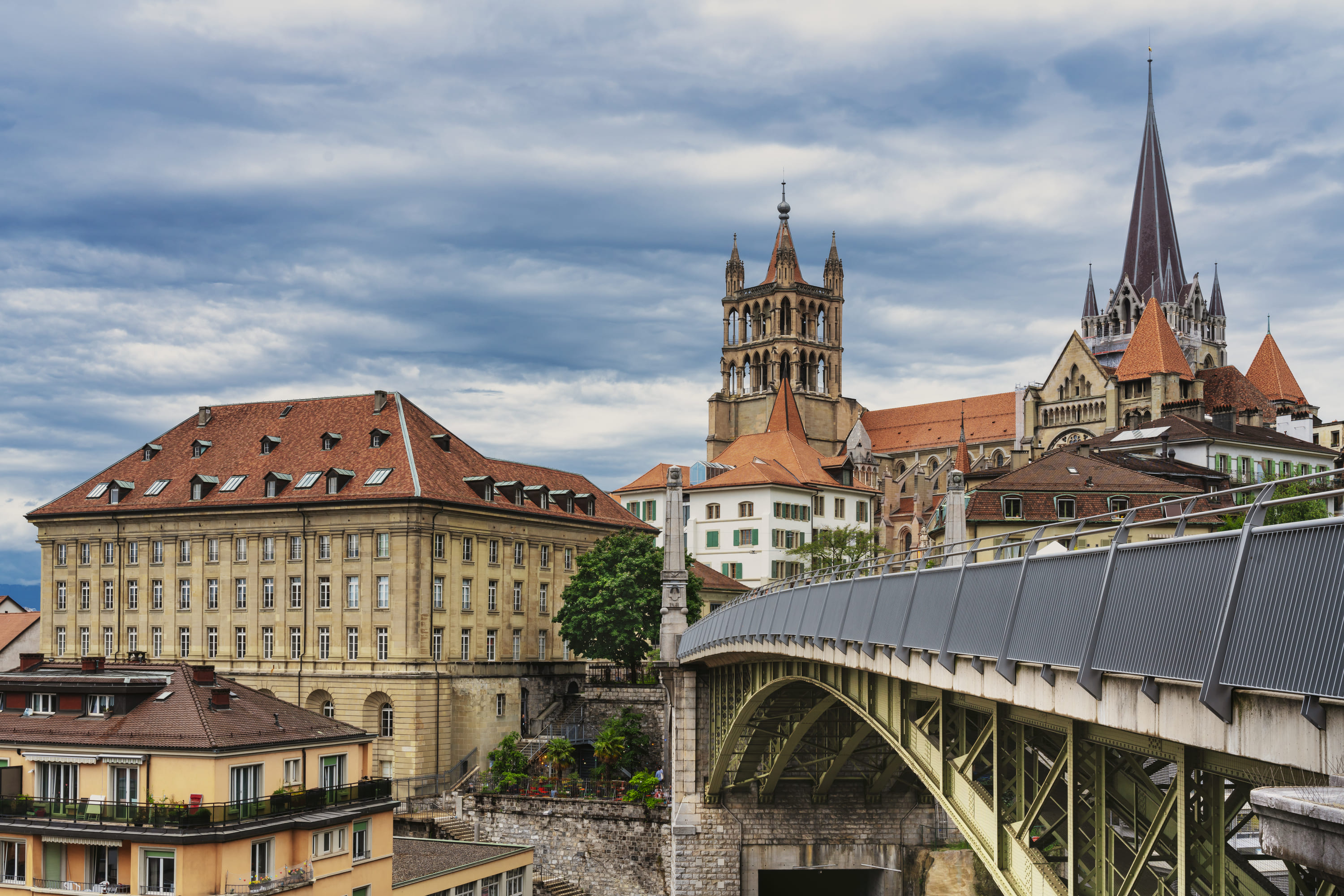 Exclusive Private History Tour with a Local in Lausanne