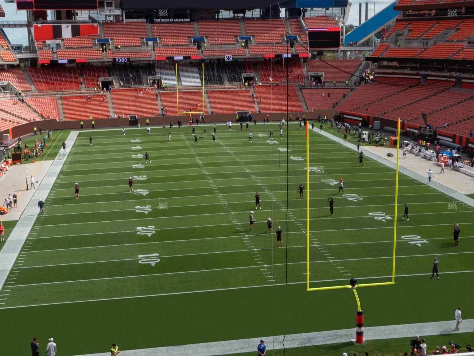 享受划算的 Short Side Upper 座位，輕鬆入場，坐擁絕佳端區視野。