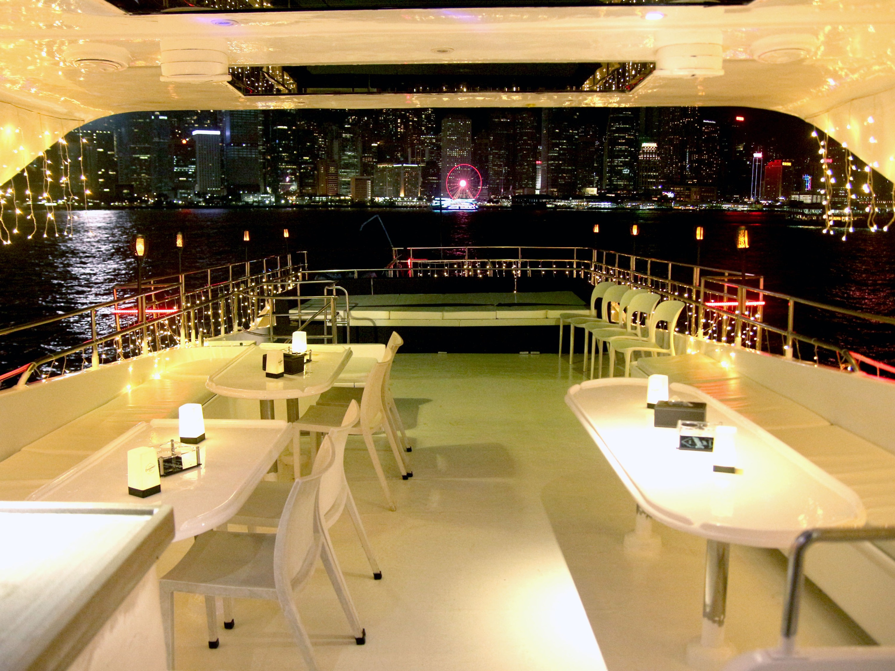 Star Chaser Night Cruise - Admire the night view of Victoria Harbor