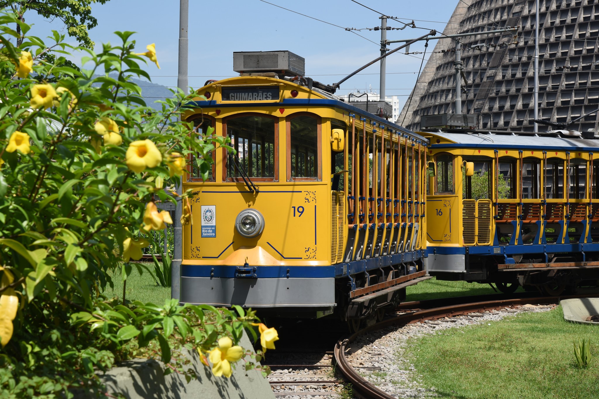 Santa Teresa, Lapa, and Cinelandia Tour with Tram Ride