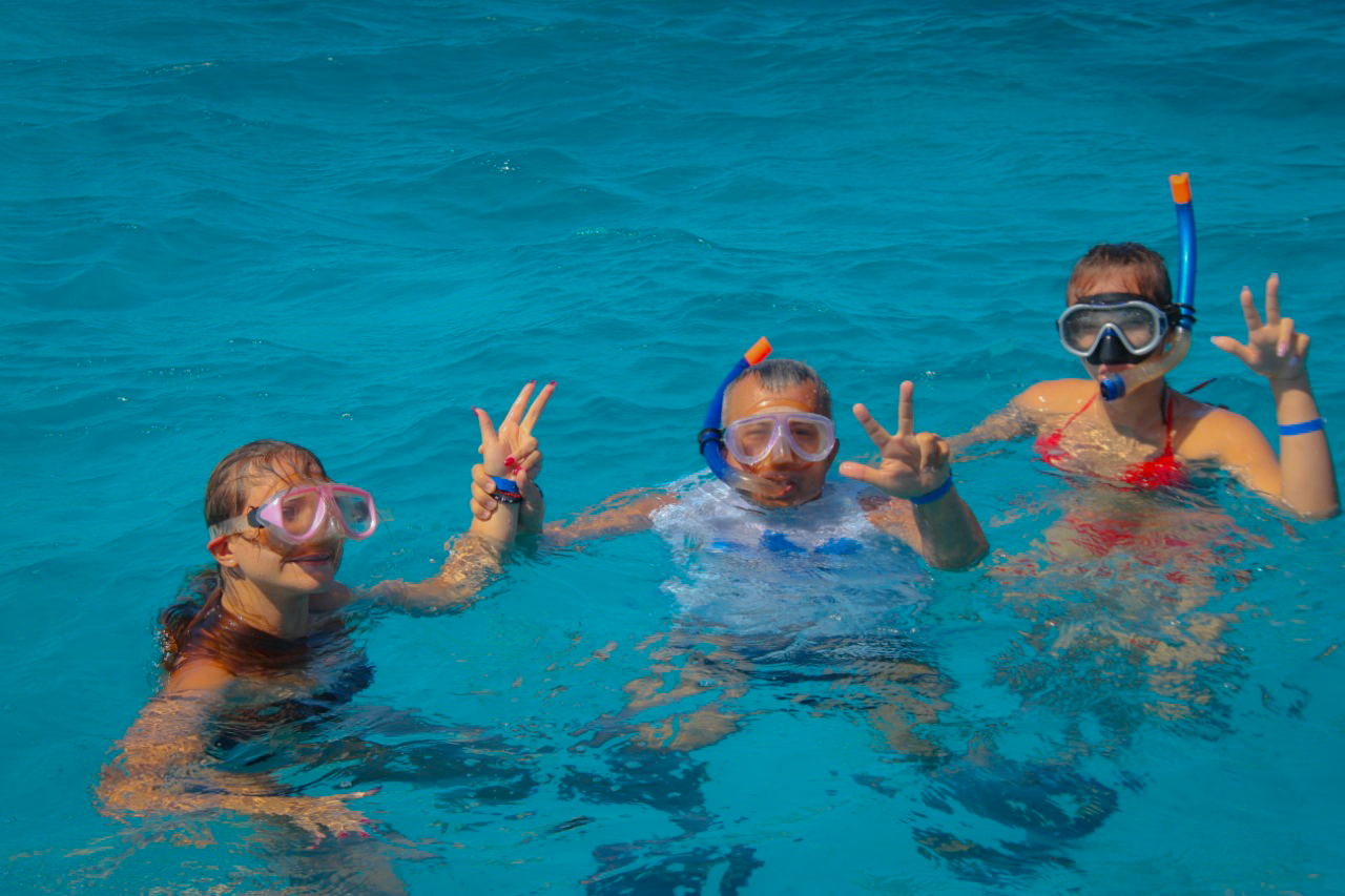 奧蘭治灣浮潛之旅（Orange Bay Island Snorkeling Trip）含水上運動 - 赫爾格達