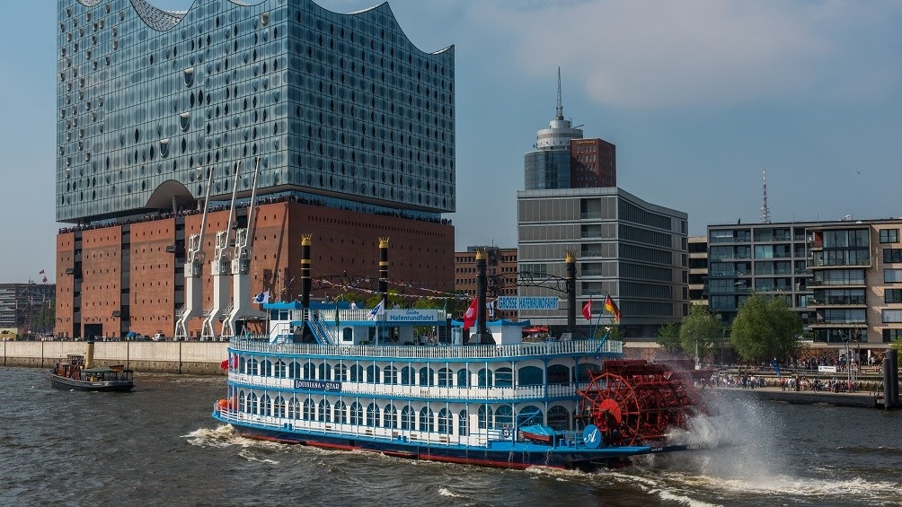 搭乘蒸汽船,欣賞易北愛樂廳,感受漢堡港的蓬勃生機 搭乘蒸汽船,欣賞易北愛樂廳,感受漢堡港的蓬勃生機