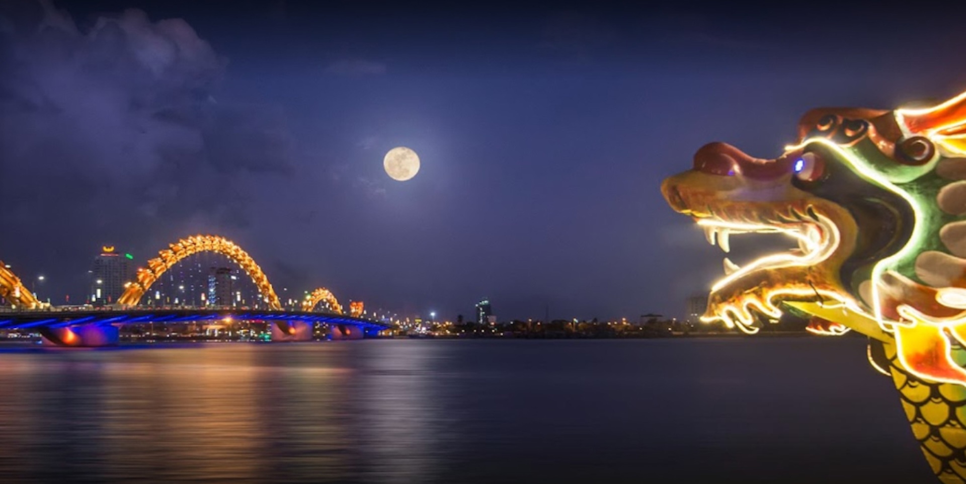 Han River Night Cruises By Tau Rong Song Han