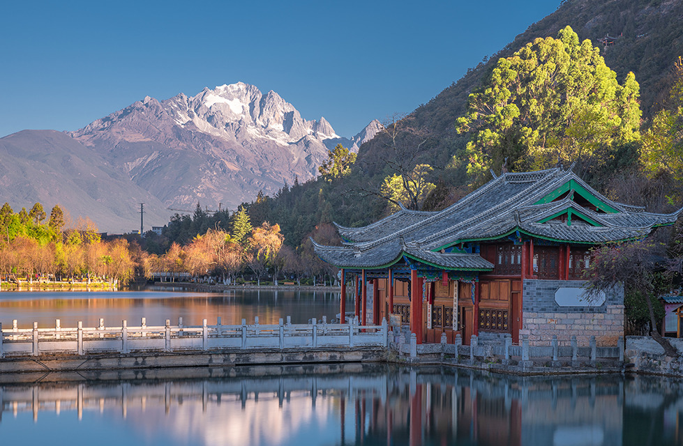 【櫻花季促銷-私享定製團】漫行雲南6日（2天慢玩瀘沽湖+玉龍雪山+藍月谷+白沙古鎮+洱海+沙溪古鎮+大理古城）