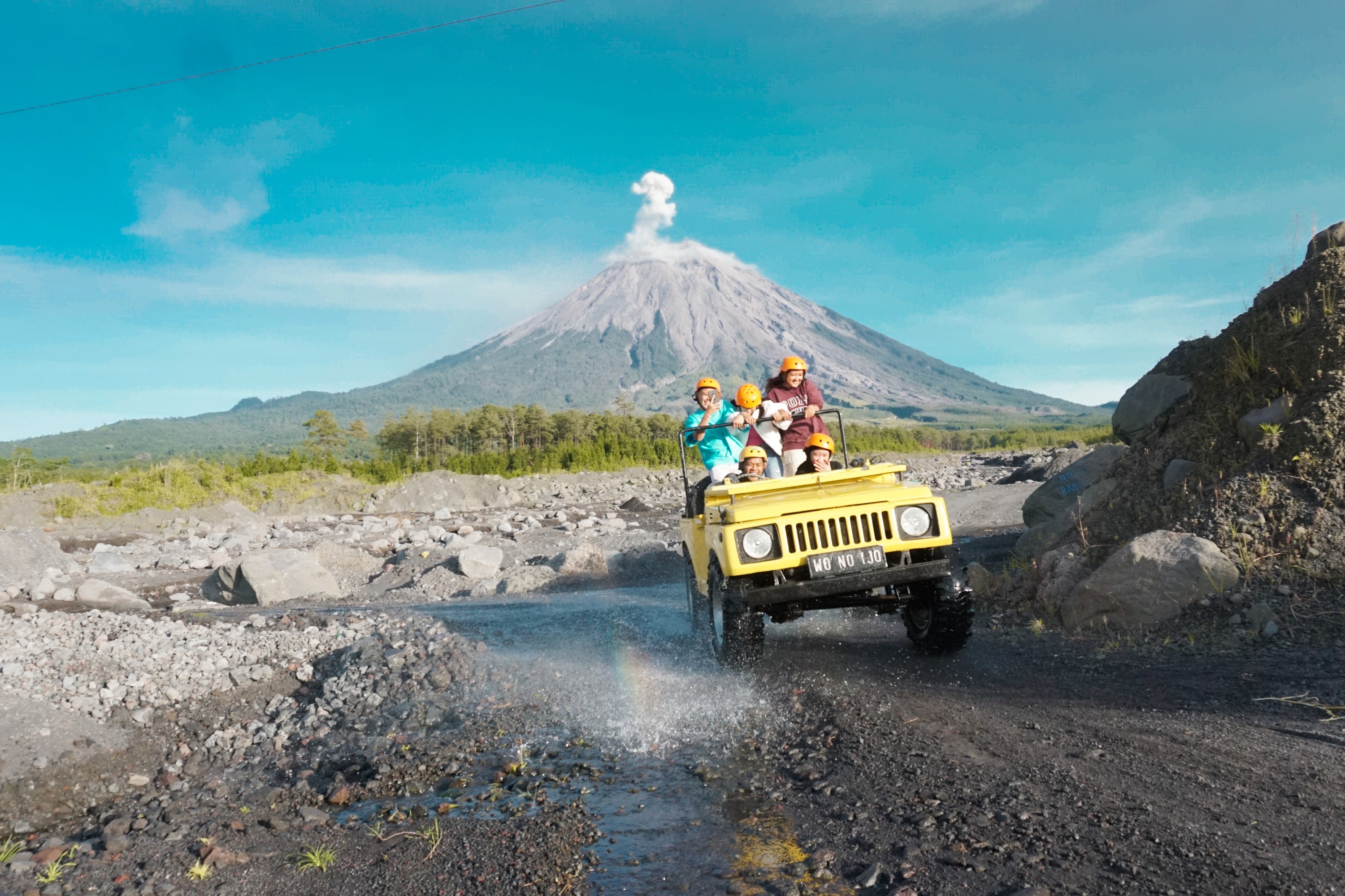 吉普車遊覽塞梅魯火山日出 & 瑪瑯的 Kapas Biru 瀑布