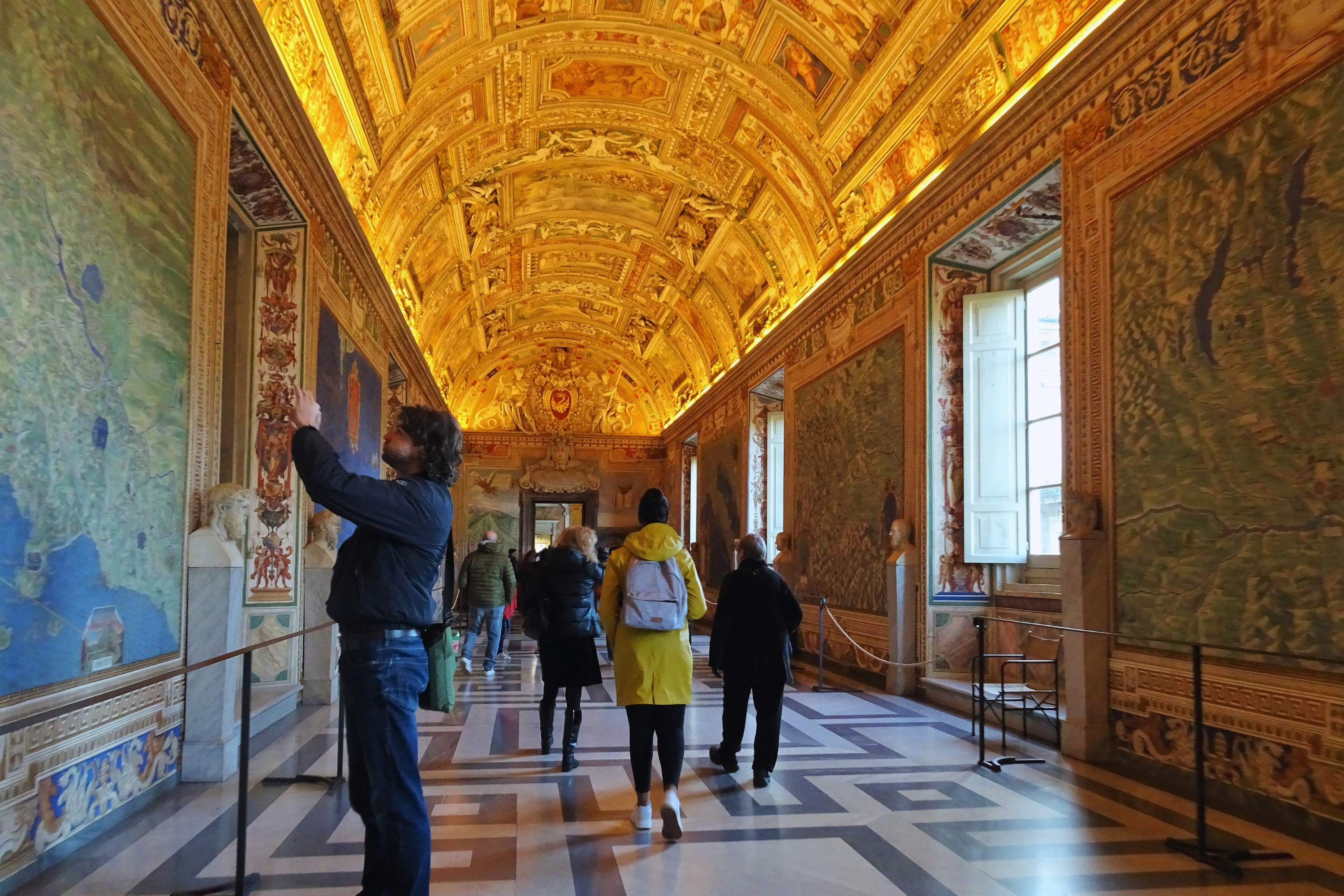 Vatican Semi-Private Tour with St. Peter’s Basilica Access