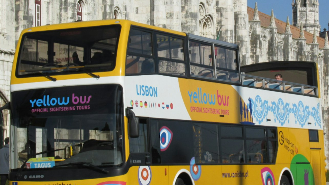 Lisbon hop-on hop-off bus with river cruise ticket