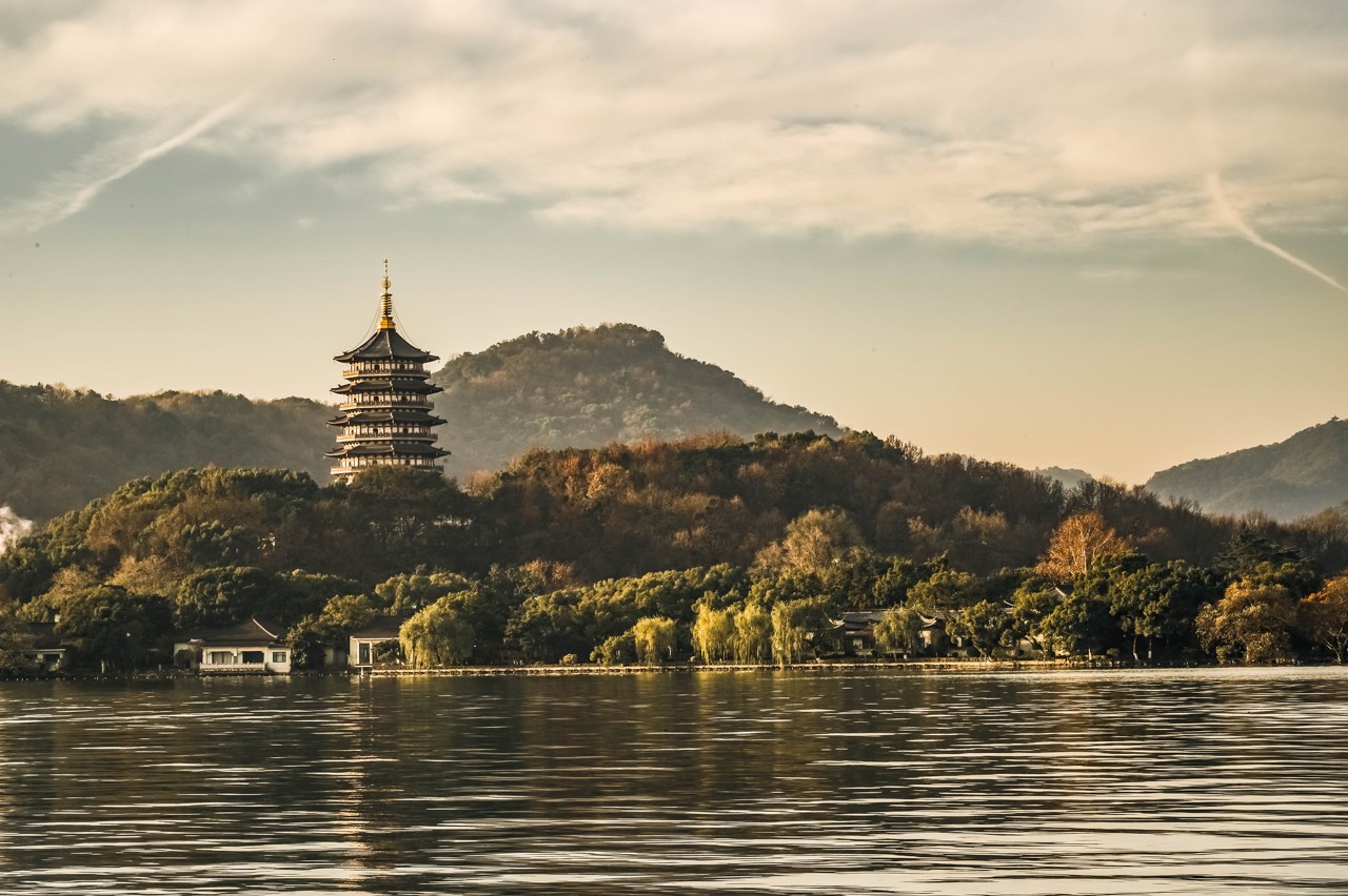 Chartered car in cities around Shanghai (Suzhou / Wuxi / Wuzhen / Hangzhou / Hengdian / Qiandao Lake)