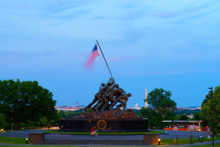 Washington DC Monuments Night Tour by Trolley