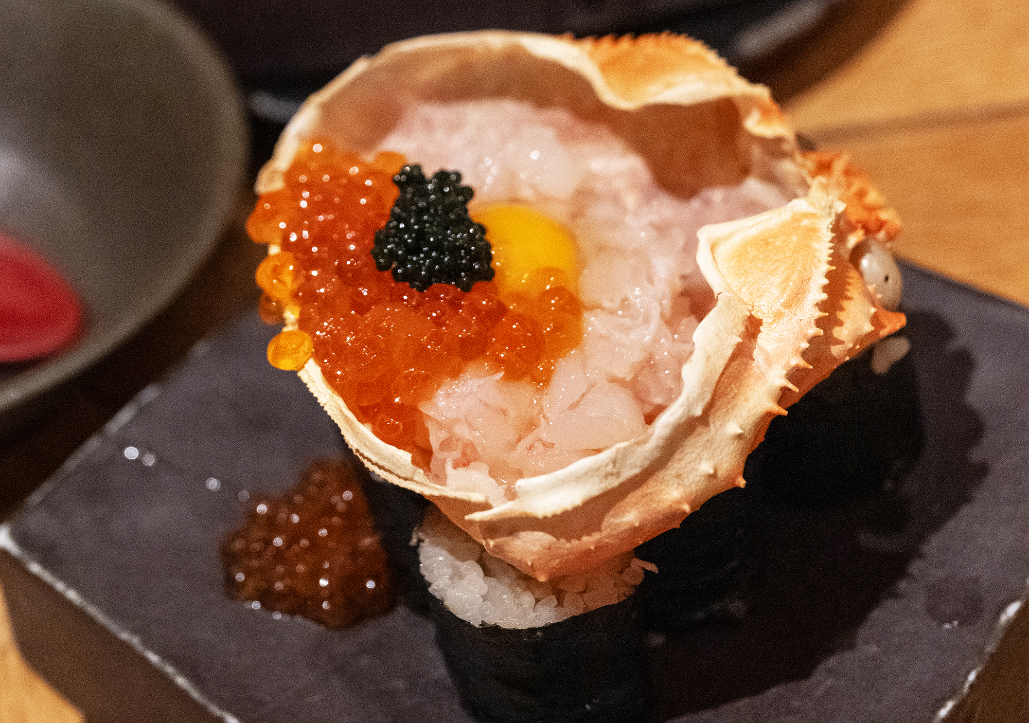 Tokyo: Shinjuku Nightlife Tour with Drinks and Karaoke