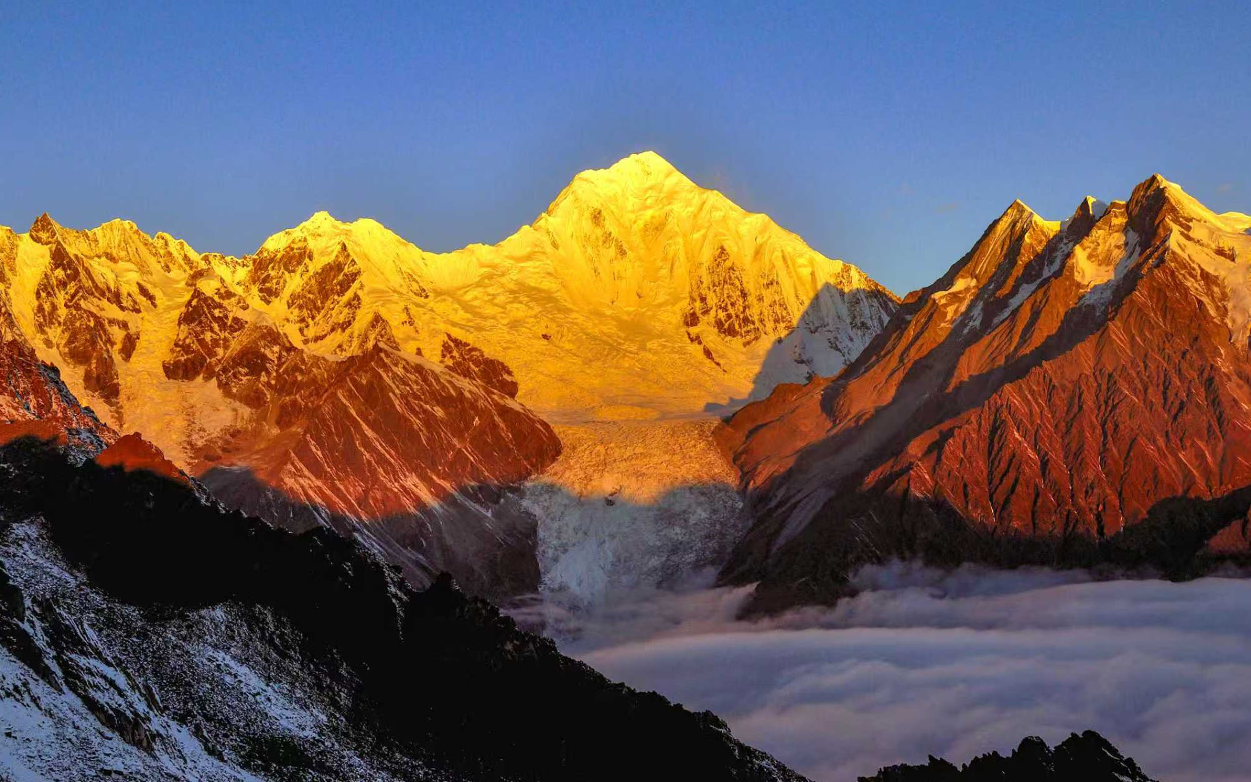 Snow and Hot Springs | 5-Day Winter Tour of the Western Sichuan Small Loop Line