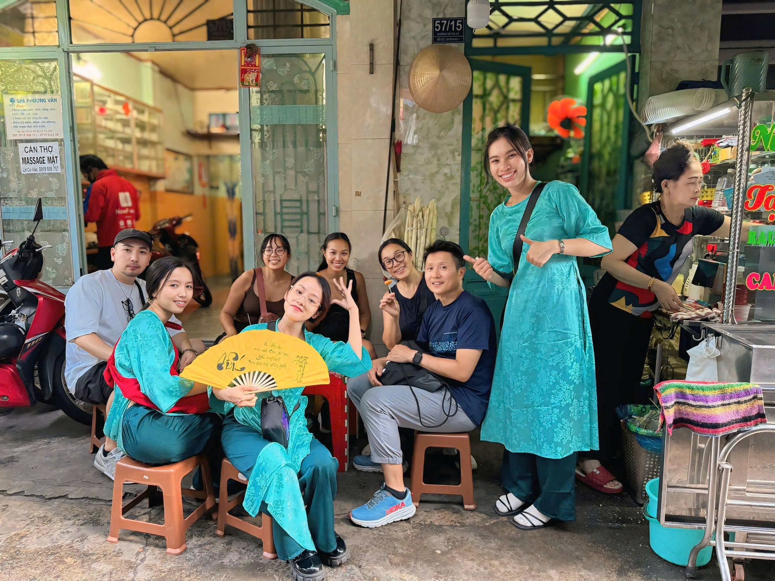 Private Ho Chi Minh Food Tour with Cold Beer & Live Music