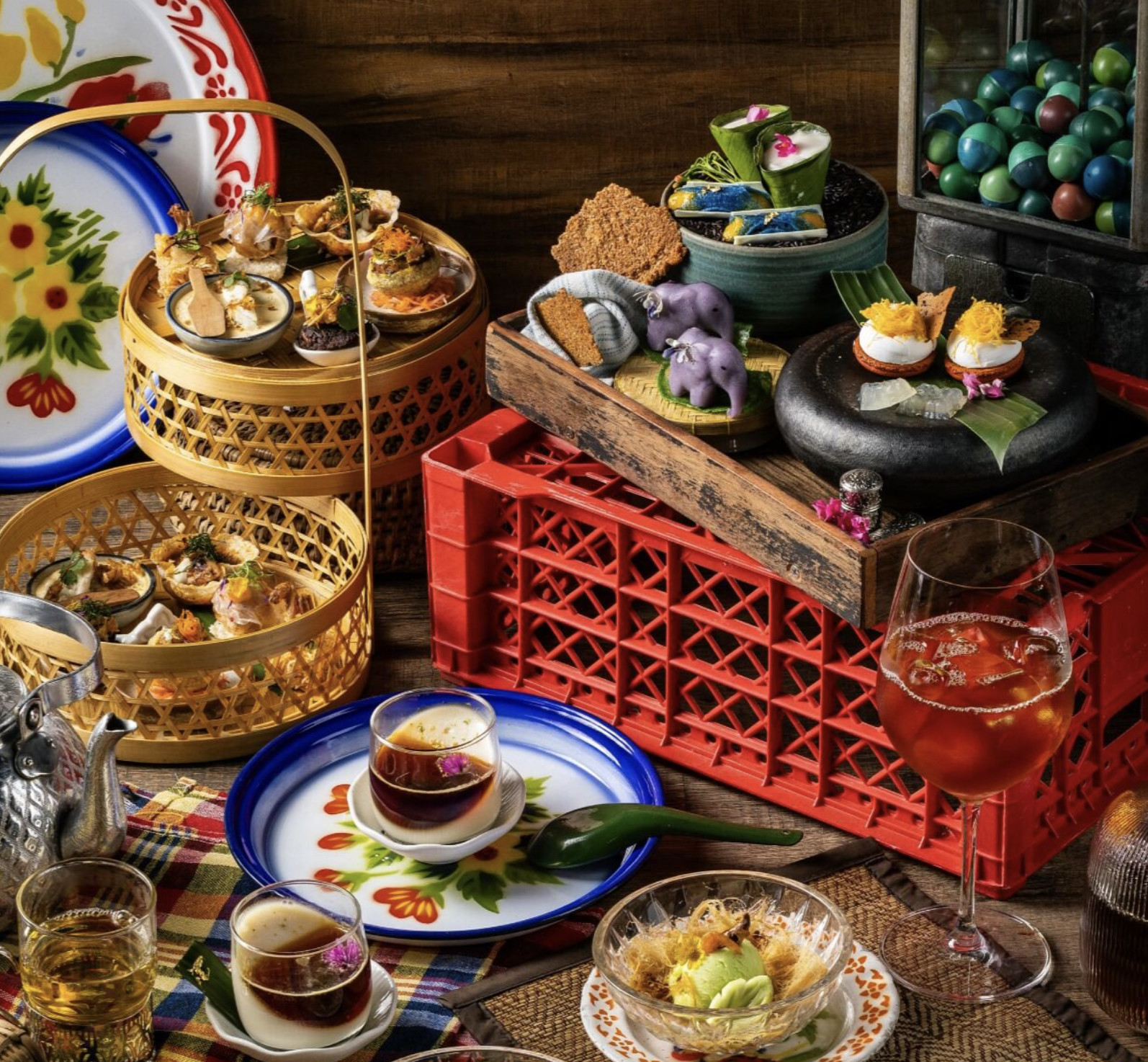 Erawan Tea Room Grand Hyatt Erawan Bangkok (MICHELIN Guide g‘olibi)