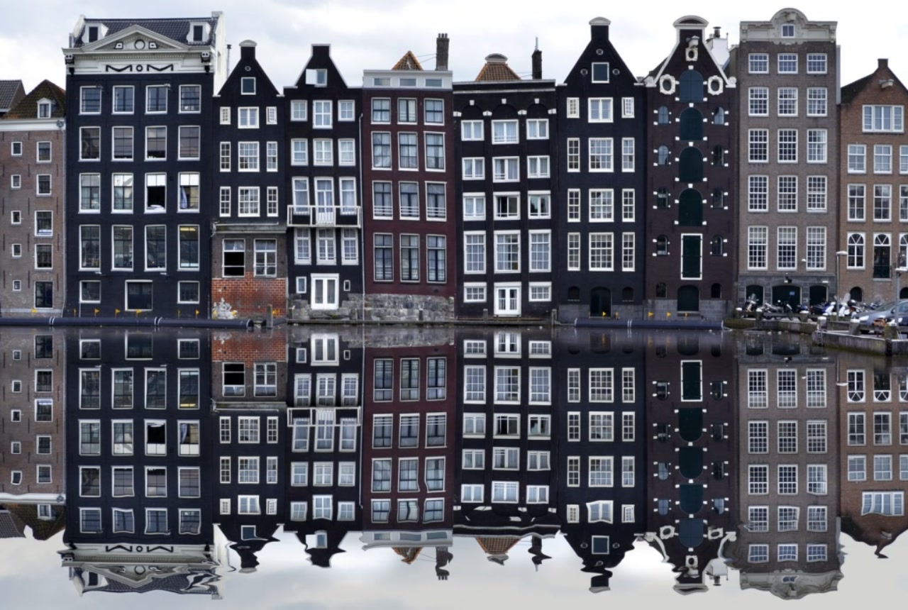 Amsterdam: walk through the main sights with an audio guide