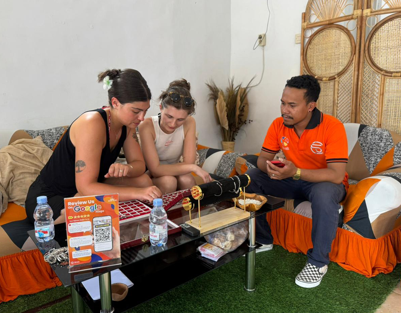 親眼見證銀飾的製作過程,並親自體驗手作樂趣 親眼見證銀飾的製作過程,並親自體驗手作樂趣