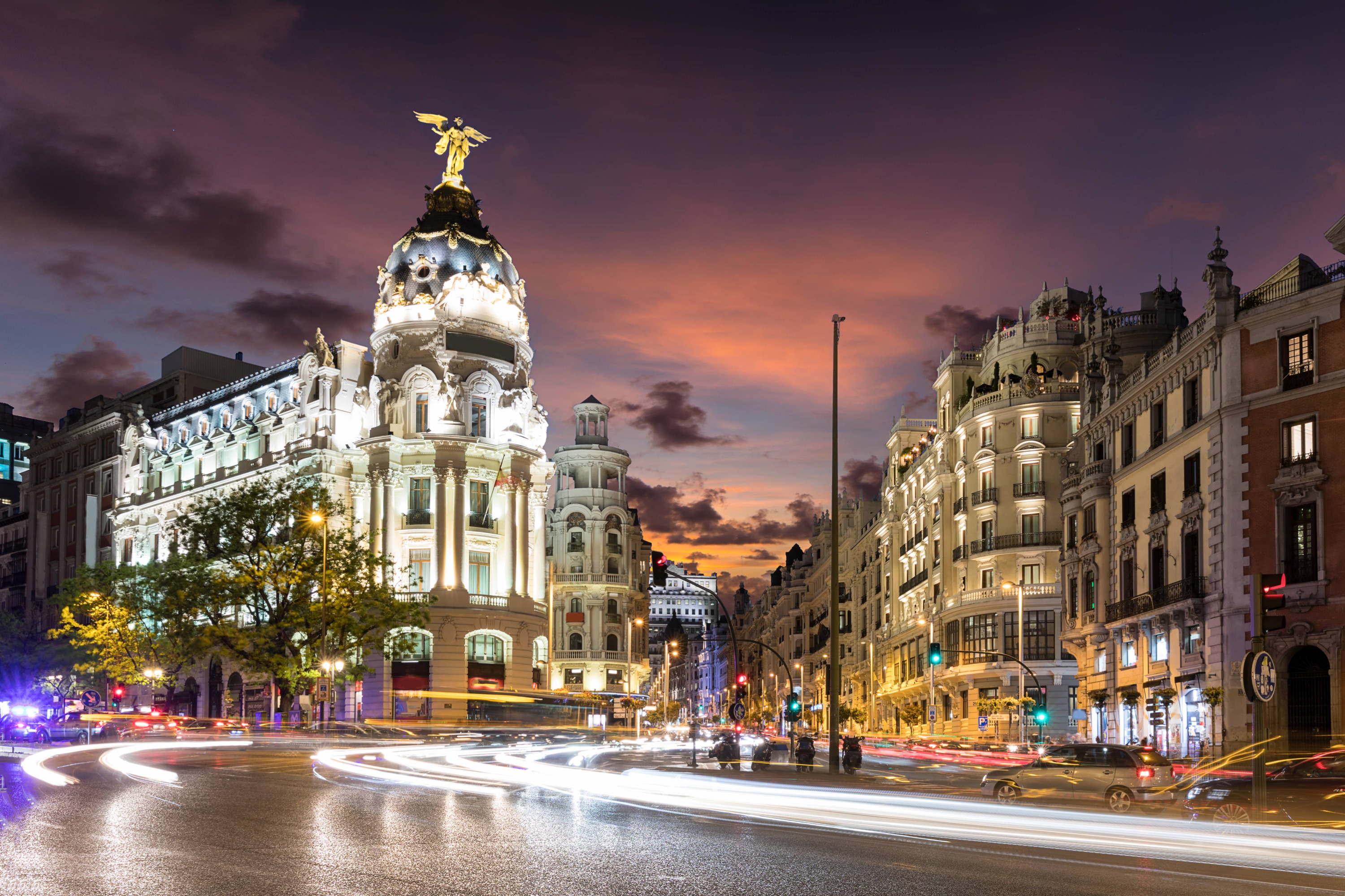 Madrid at night: a glowing experience on our exclusive nighttime tour