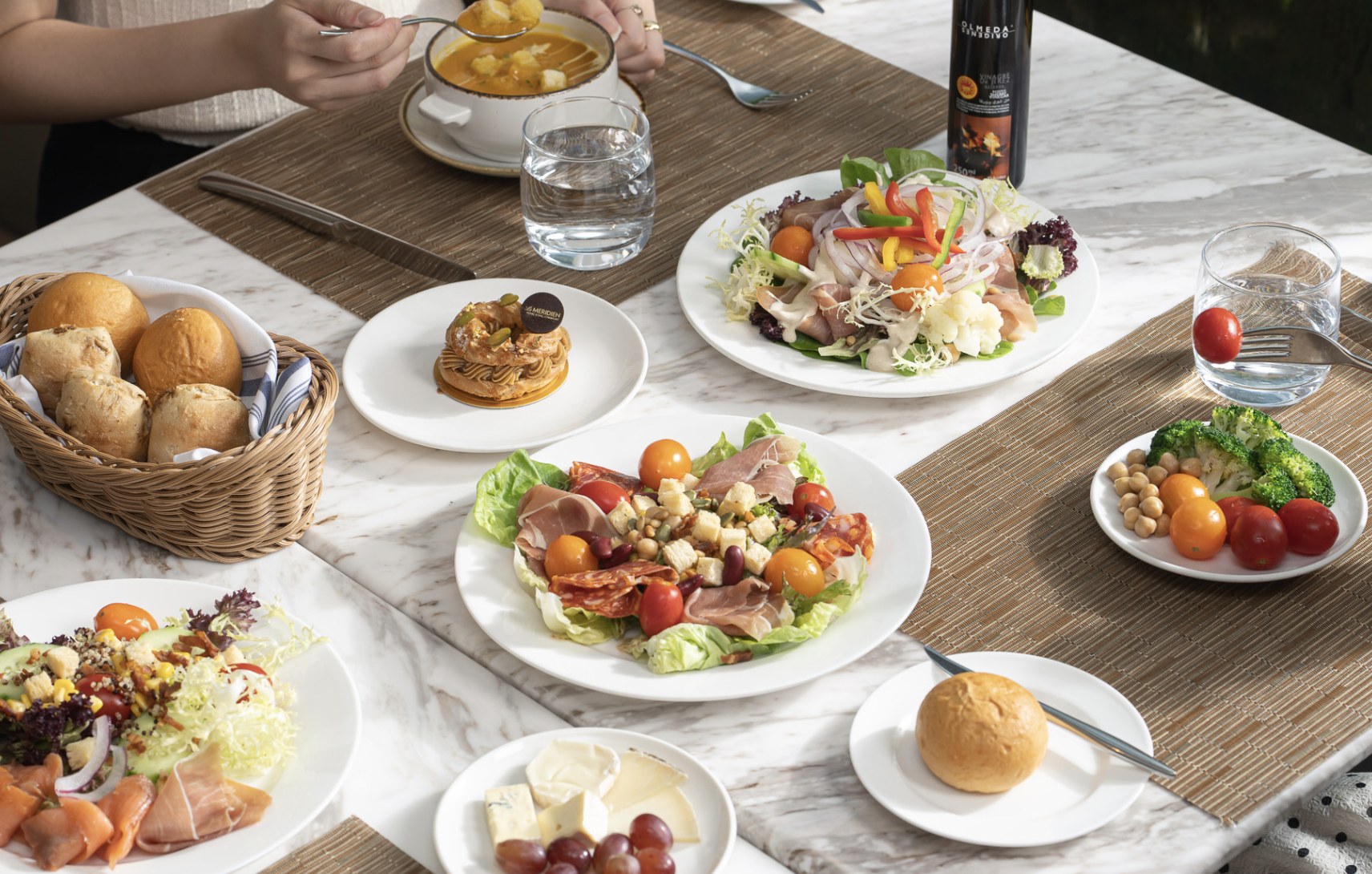Le Meridien Hong Kong, Cyberport | Southside Bistro | All-you-can-eat Lunch Buffet