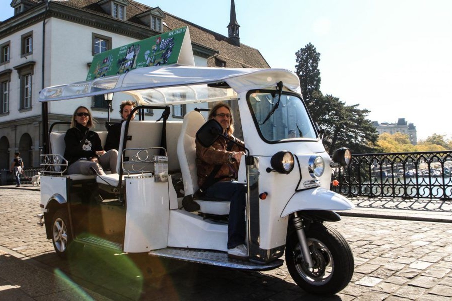 Delicious fondue and local wine meet Zurich’s sights on this tour