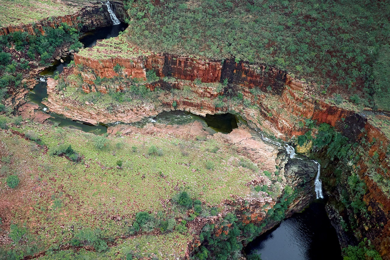 Scenic Helicopter Flight over Twin Flame Falls & Isdell River