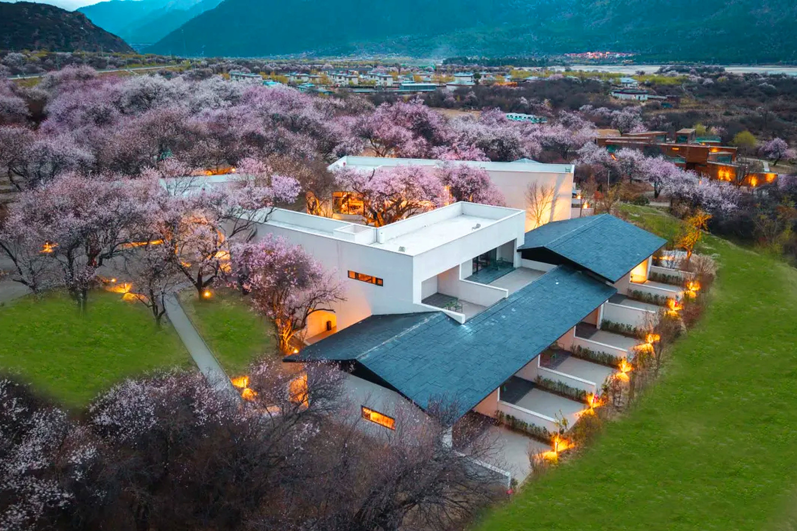 6-Day Luxury Tour to Lugu Glacier in Nyingchi, Tibet