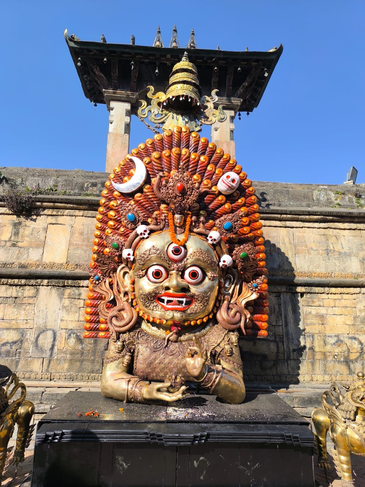 巴德崗杜巴廣場 – 保存最完好的中世紀城市廣場、尼亞塔波拉神廟和陶器文化。