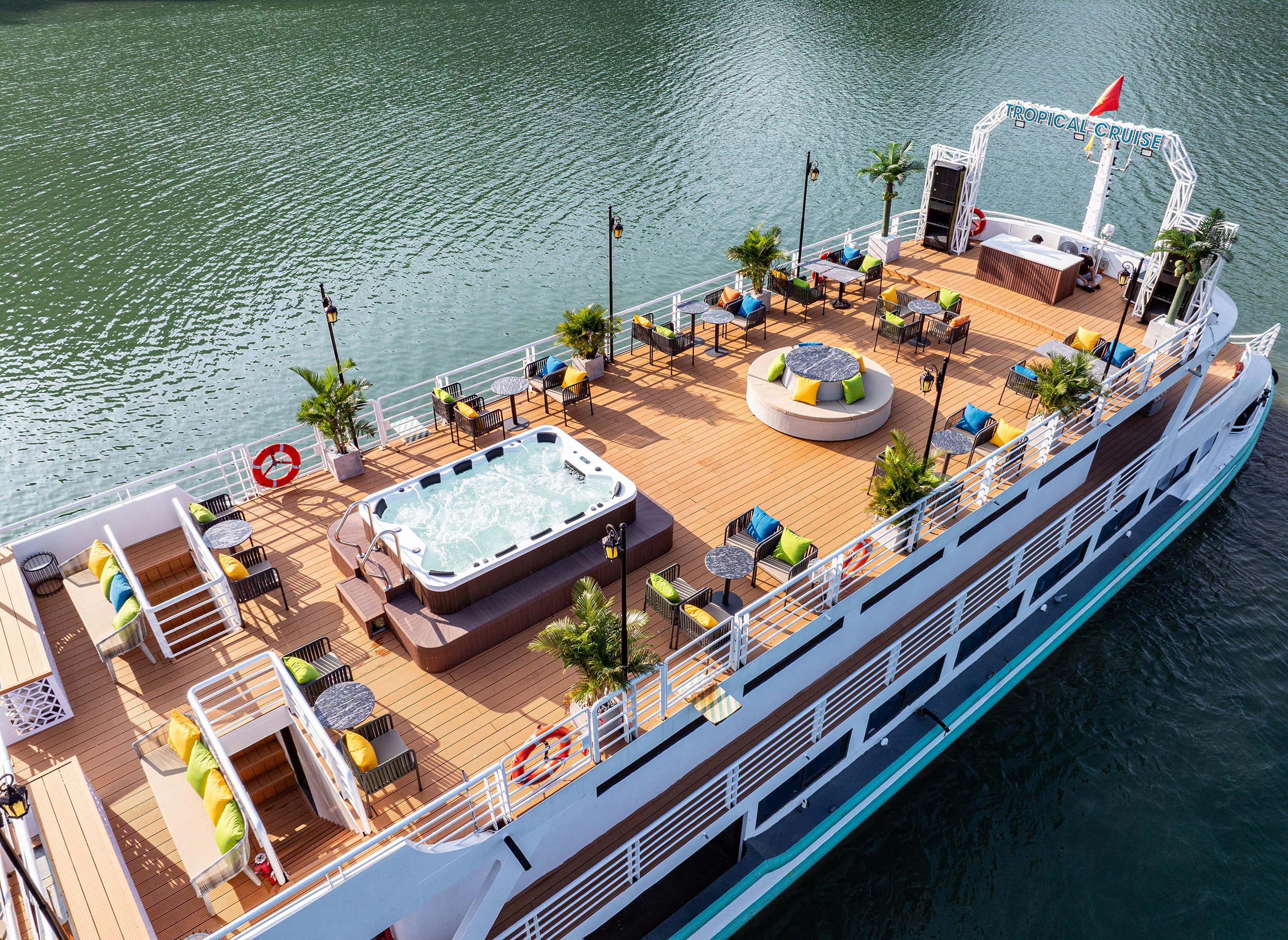 Explore the hidden beauty of Lan Ha – Cat Ba with Tropical Cruise, the most unique journey on the bay.